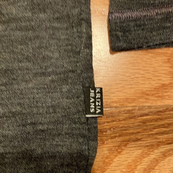 Sheer flowy top - Picture 2 of 6